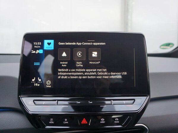 Apple Carplay/Android Auto Apple Carplay/Android Auto