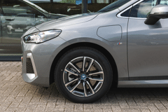 BMW 2 Serie Active Tourer 230e xDrive High Executive M Sport Automaat - Afbeelding 4