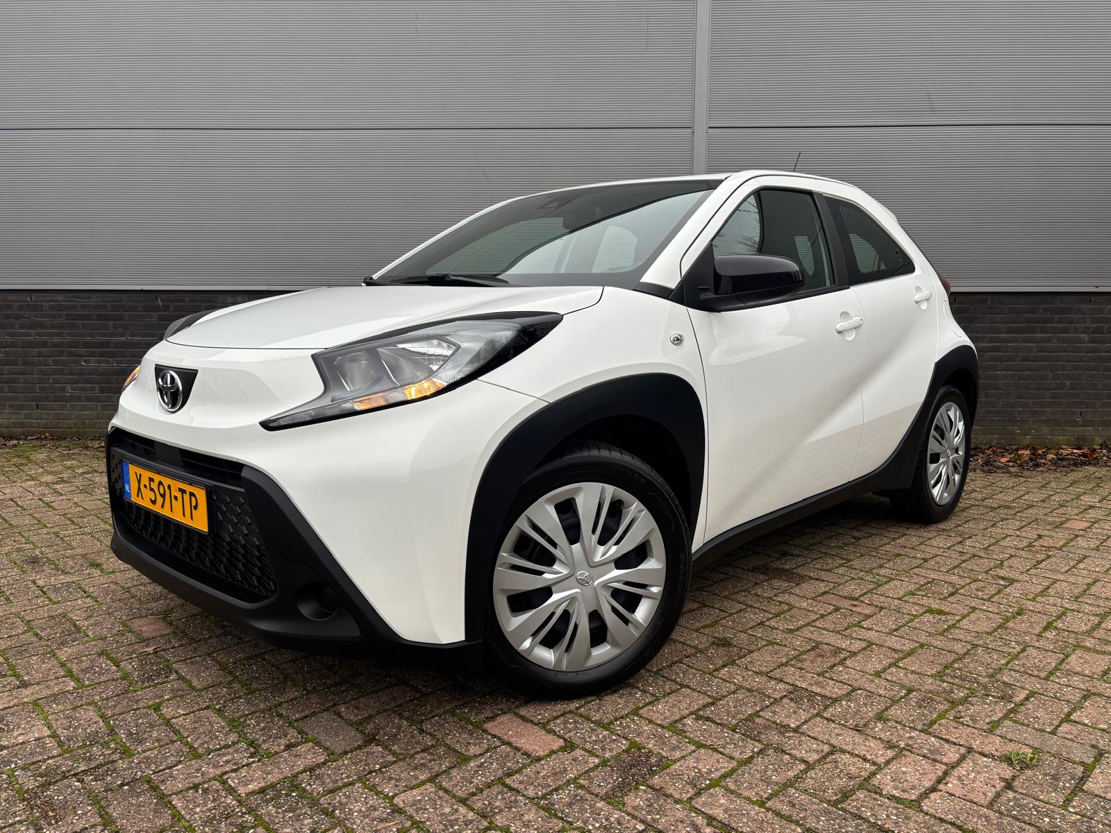 Toyota Aygo X 1.0 VVT-i MT Play Apple Carplay / Android Auto