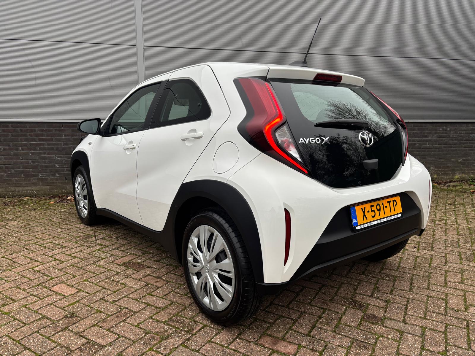 Toyota Aygo X 1.0 VVT-i MT Play Apple Carplay / Android Auto - Afbeelding 2