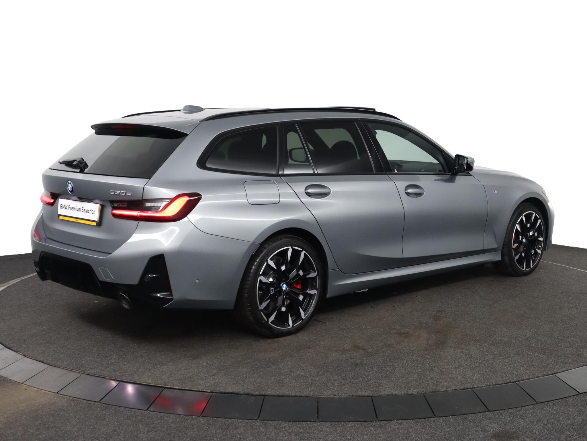 BMW 3 Serie Touring 330e - Afbeelding 2