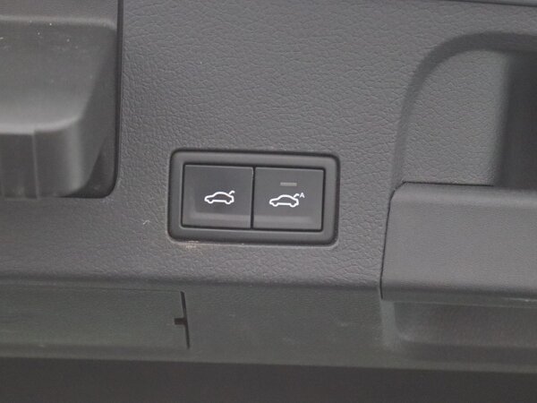 elektrisch bedienbare achterklep met sensorsturing