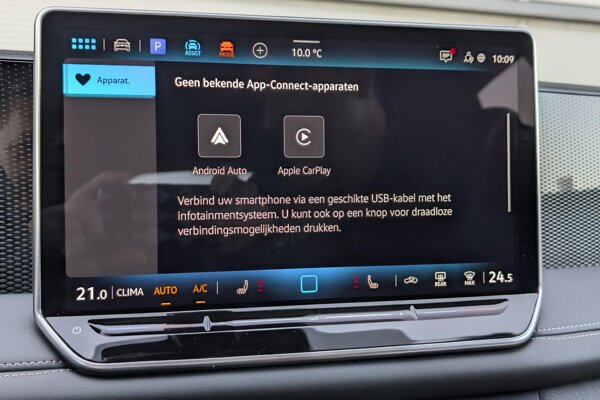 Apple Carplay/Android Auto Apple Carplay/Android Auto