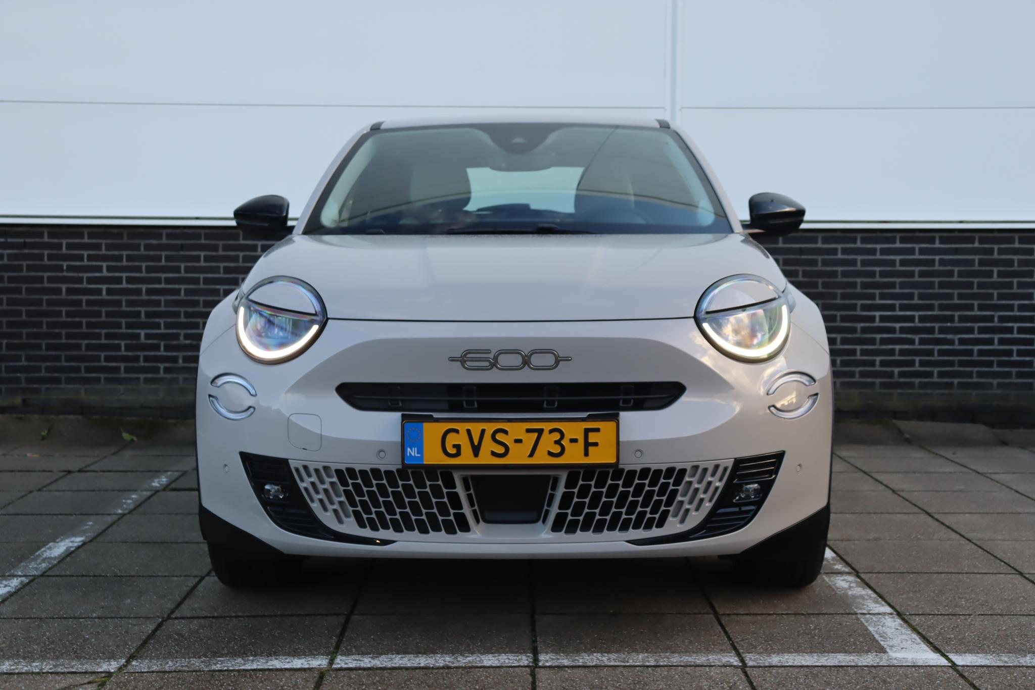 Fiat 600 600e Urban 54 kWh - Afbeelding 2