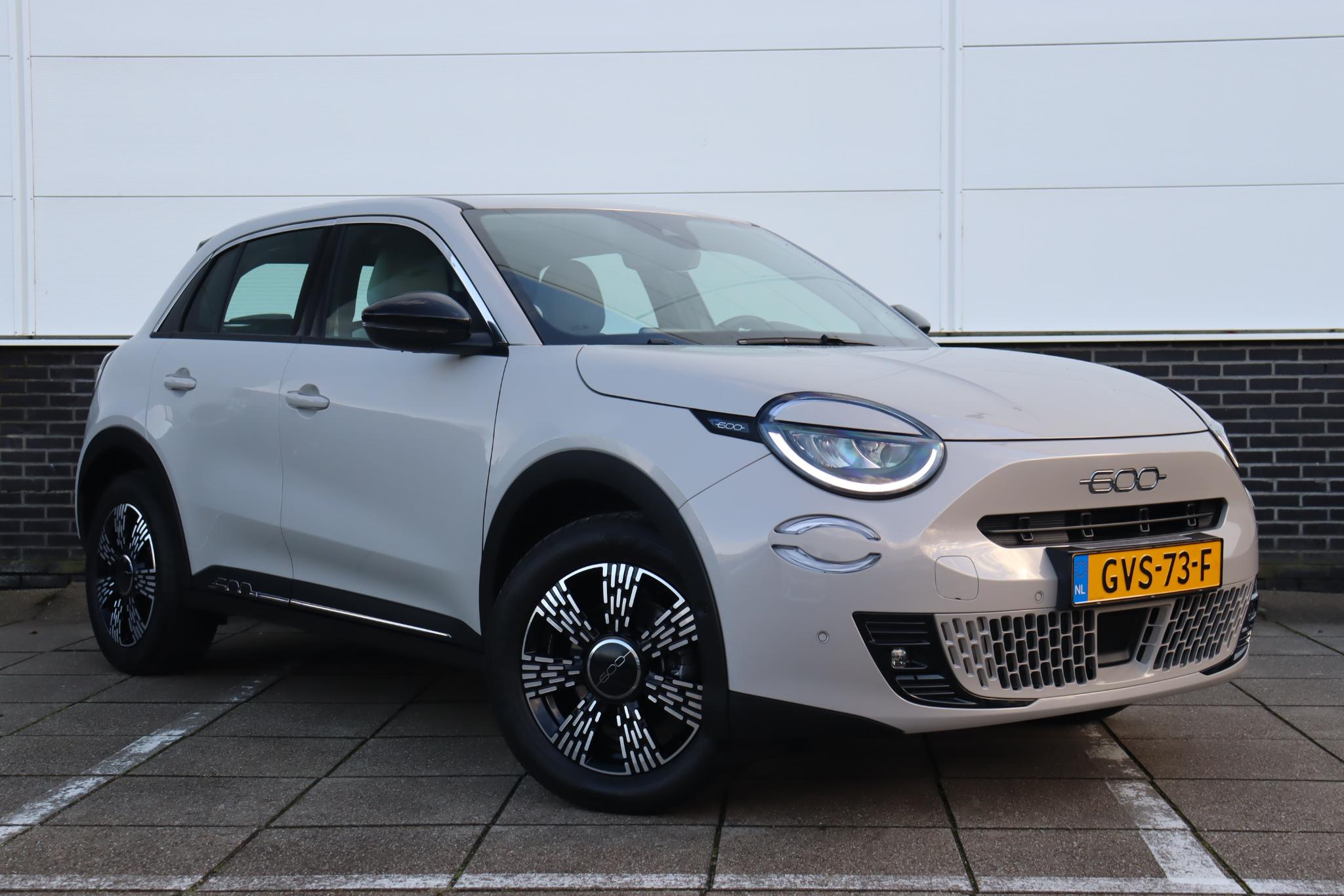 Fiat 600 600e Urban 54 kWh - Afbeelding 3