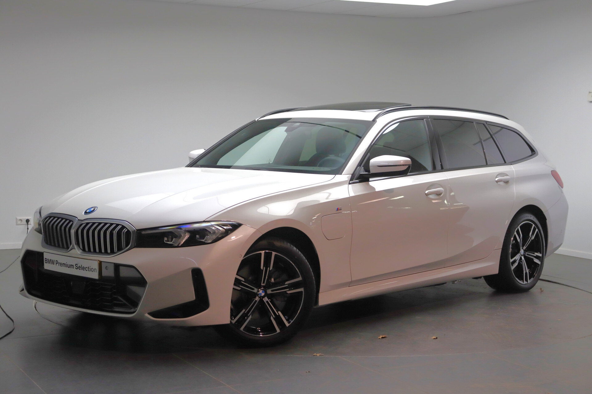 BMW 3 Serie Touring 330e M Sport Automaat