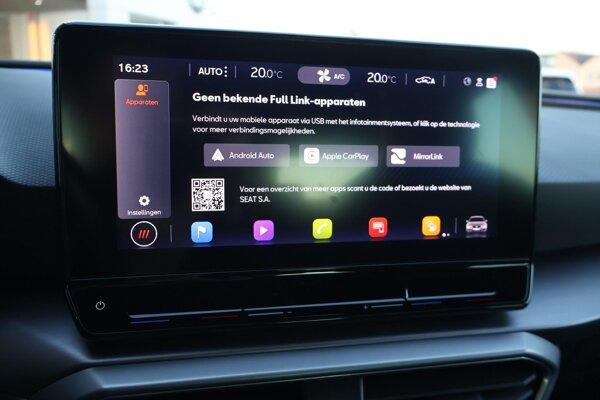 Apple Carplay/Android Auto