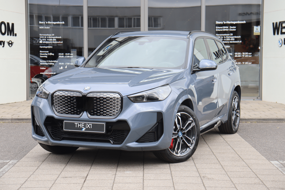 BMW iX1 eDrive20 M Sport - Afbeelding 1