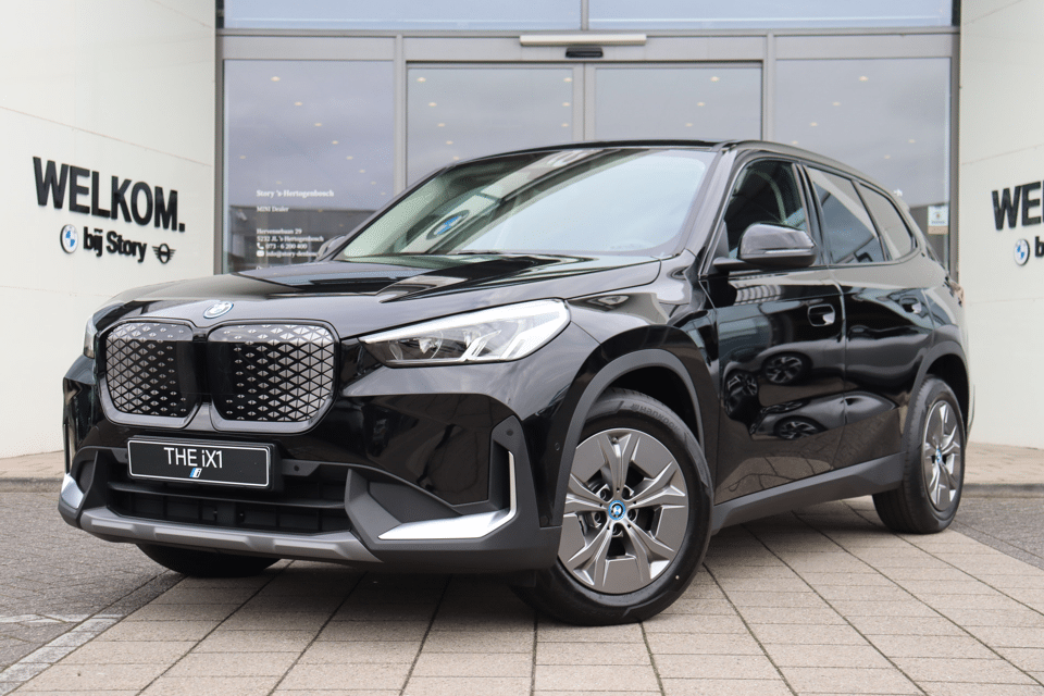 BMW iX1 eDrive20 - Afbeelding 1