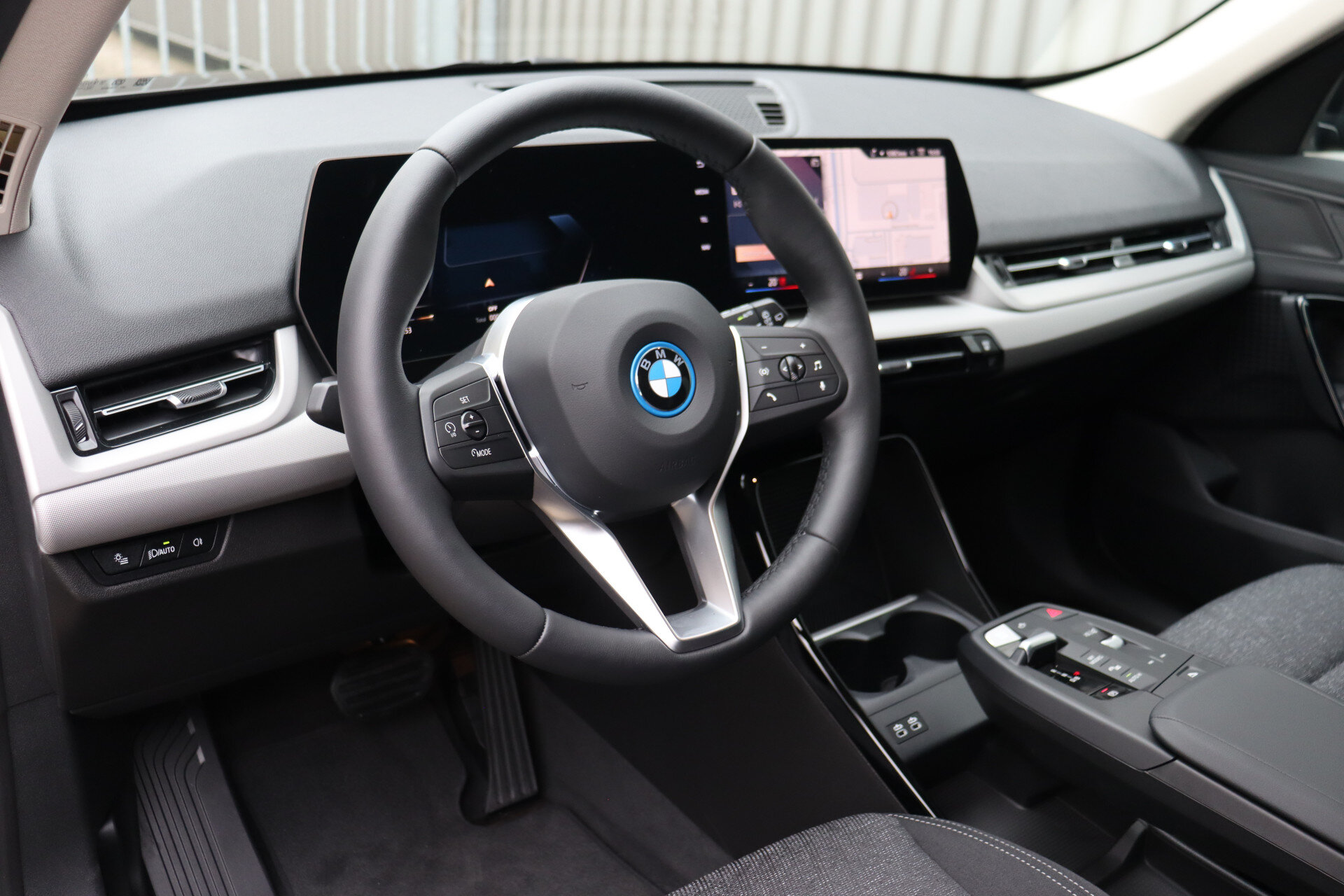 BMW iX1 eDrive20 - Afbeelding 4