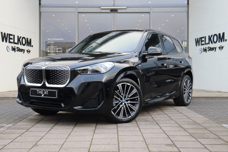 BMW iX1 eDrive20 High Executive M Sport - Afbeelding 1