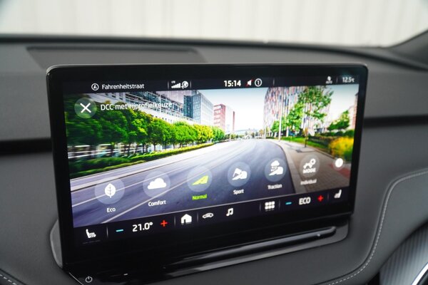 Dynamic chassis control Dynamic chassis control