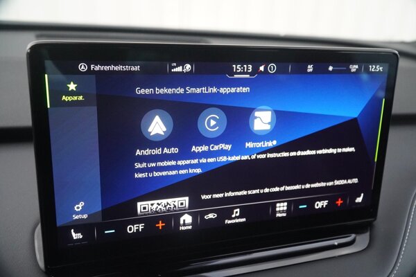 Apple Carplay/Android Auto Apple Carplay/Android Auto