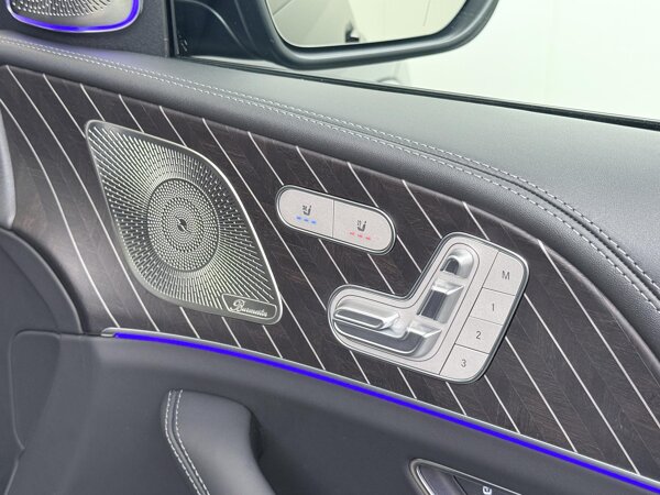 Verwarmde stoelen vooraan Verwarmde stoelen vooraan