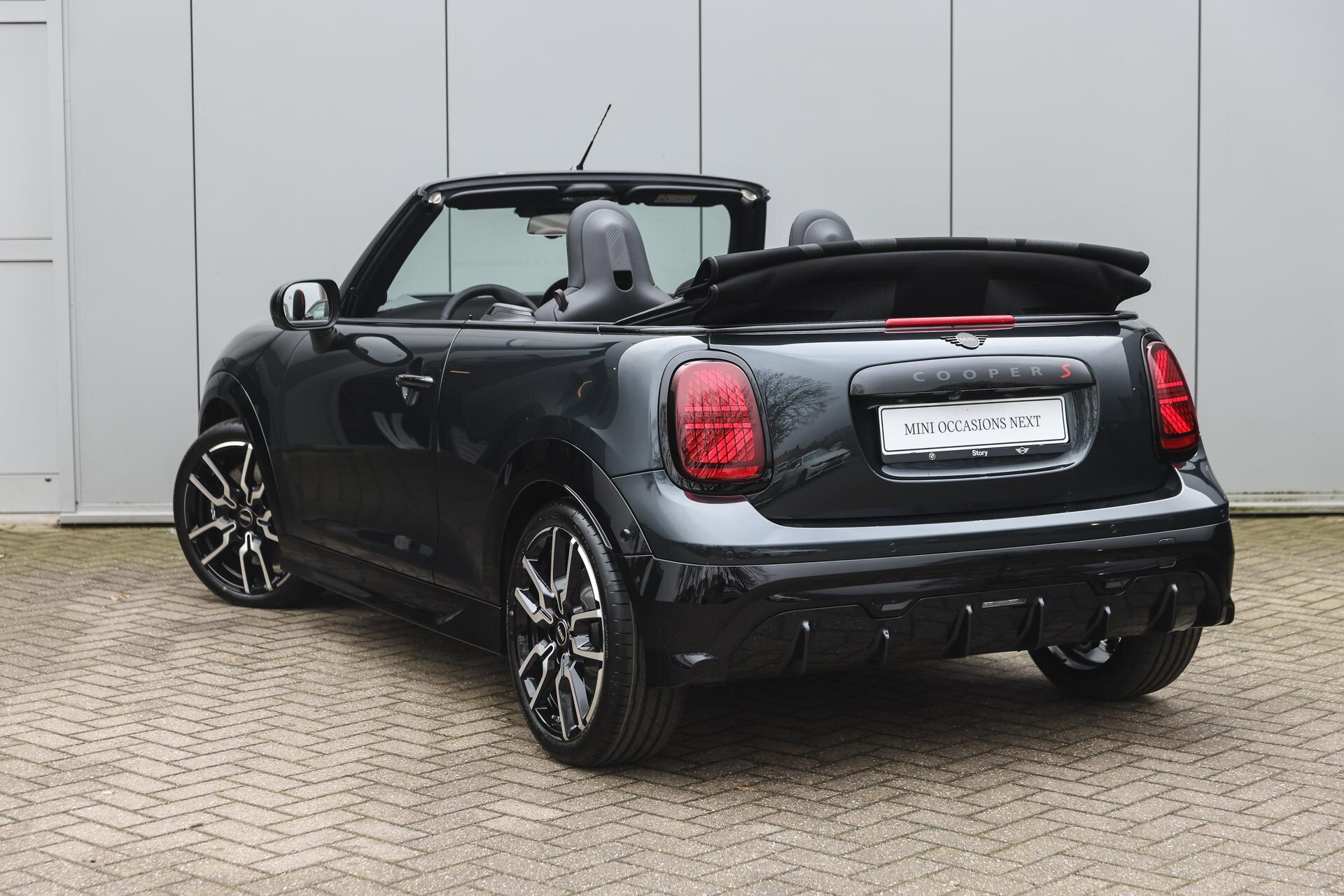 MINI Cabrio Cooper S Automaat - Afbeelding 2