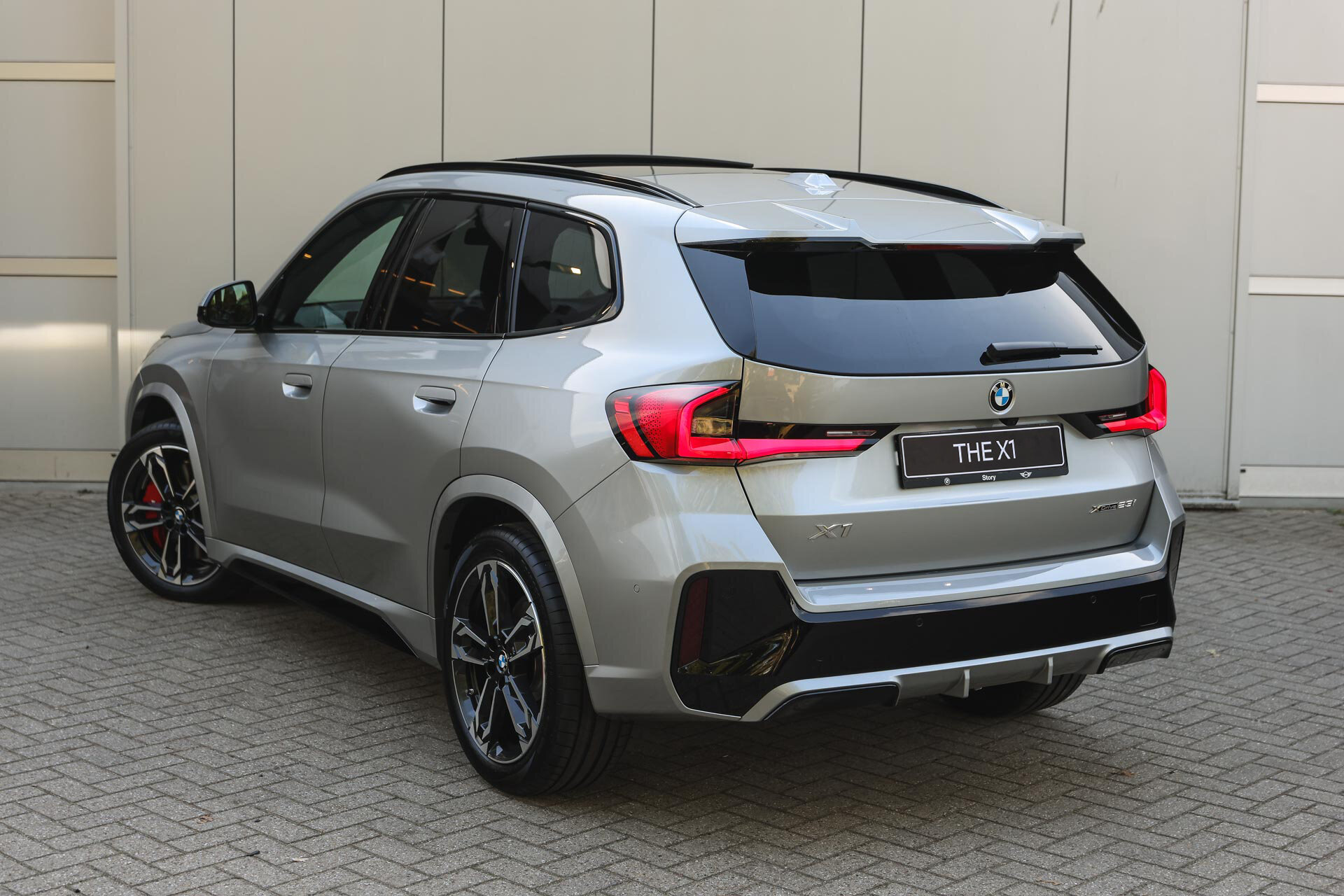 BMW X1 xDrive23i High Executive M Sport Automaat - Afbeelding 2