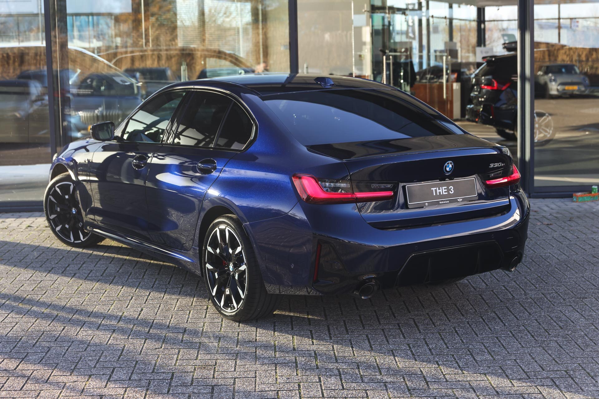 BMW 3 Serie 330e M Sport Automaat - Afbeelding 2