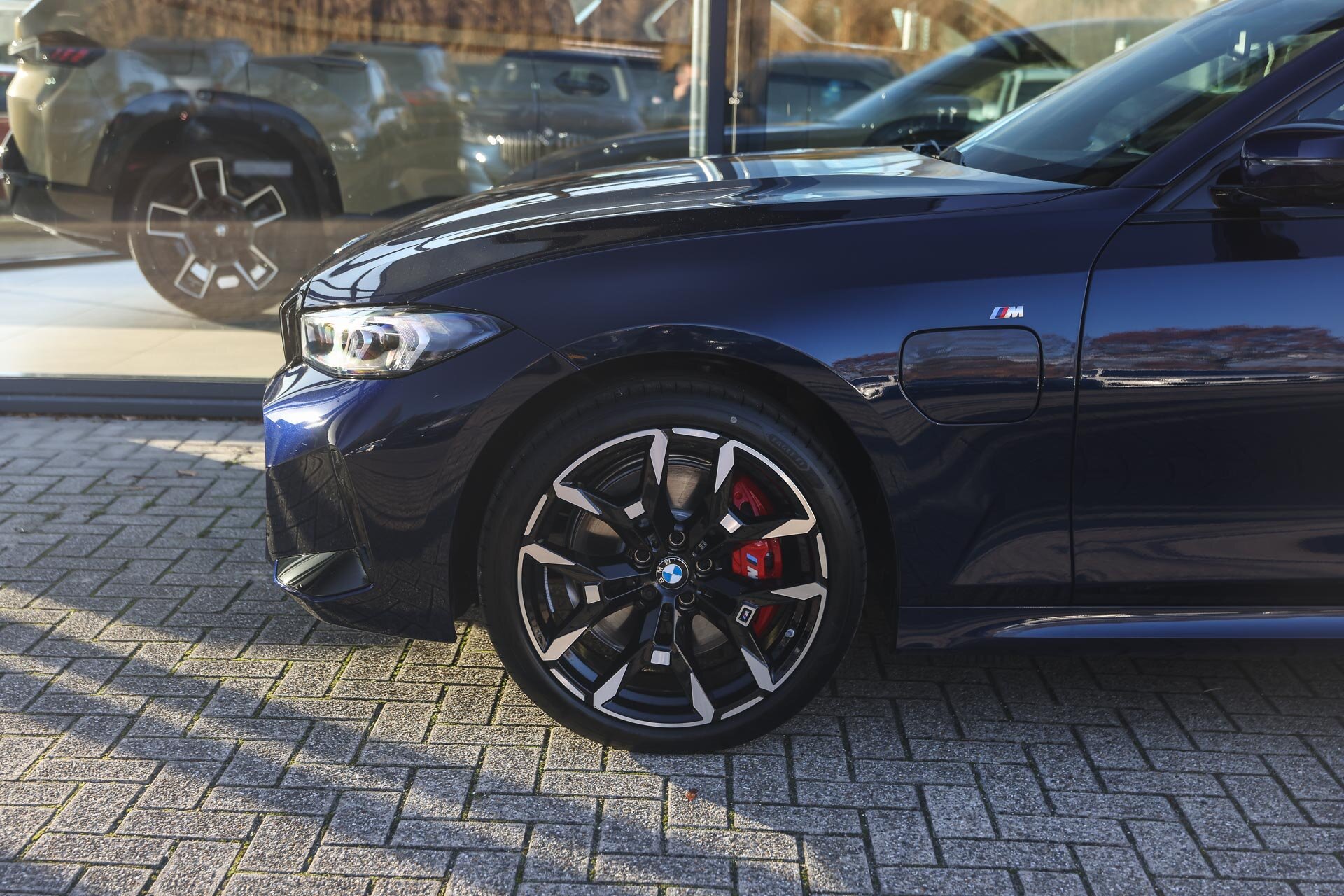 BMW 3 Serie 330e M Sport Automaat - Afbeelding 4