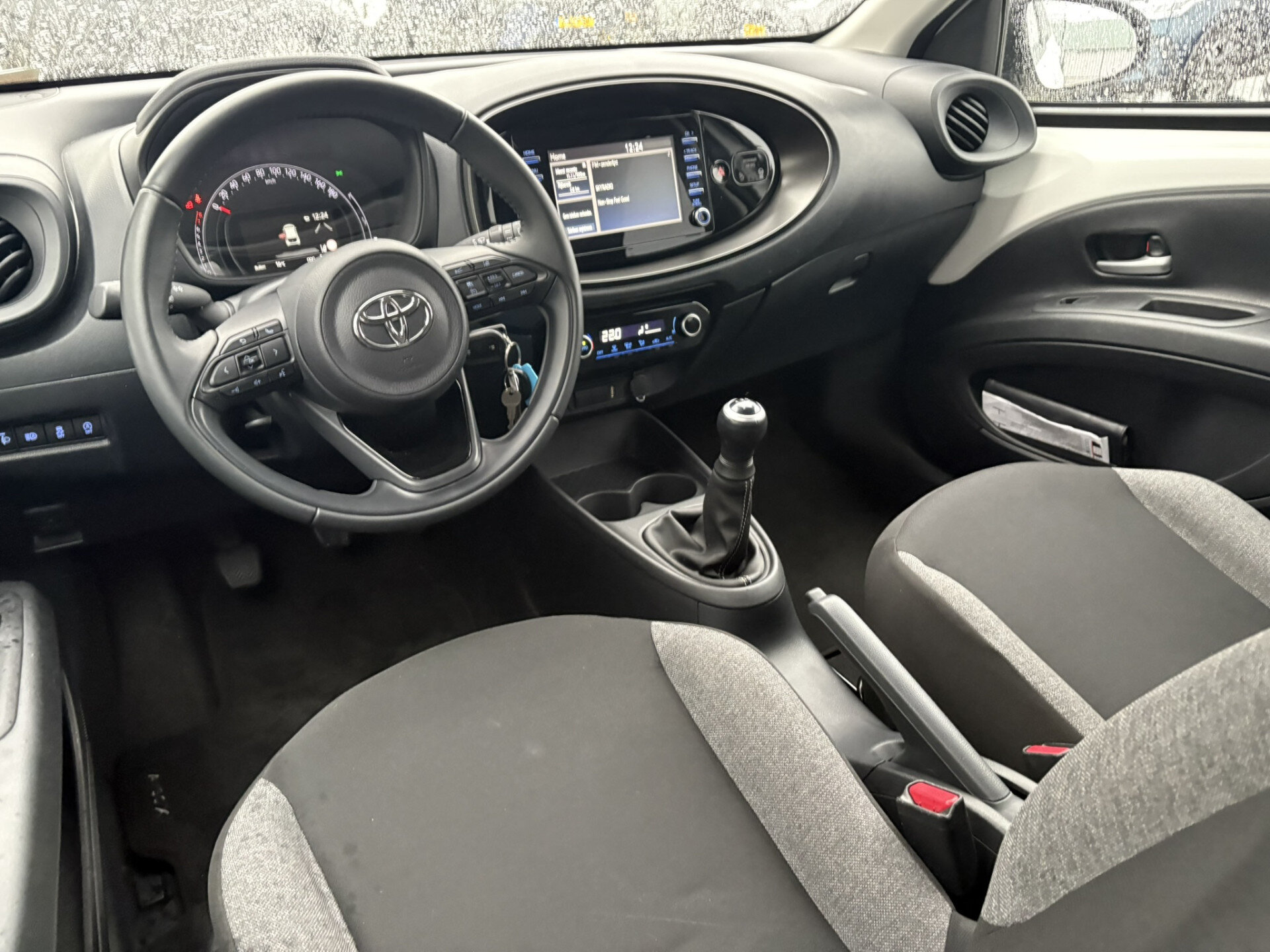 Toyota Aygo X 1.0 VVT-i MT first - Afbeelding 2
