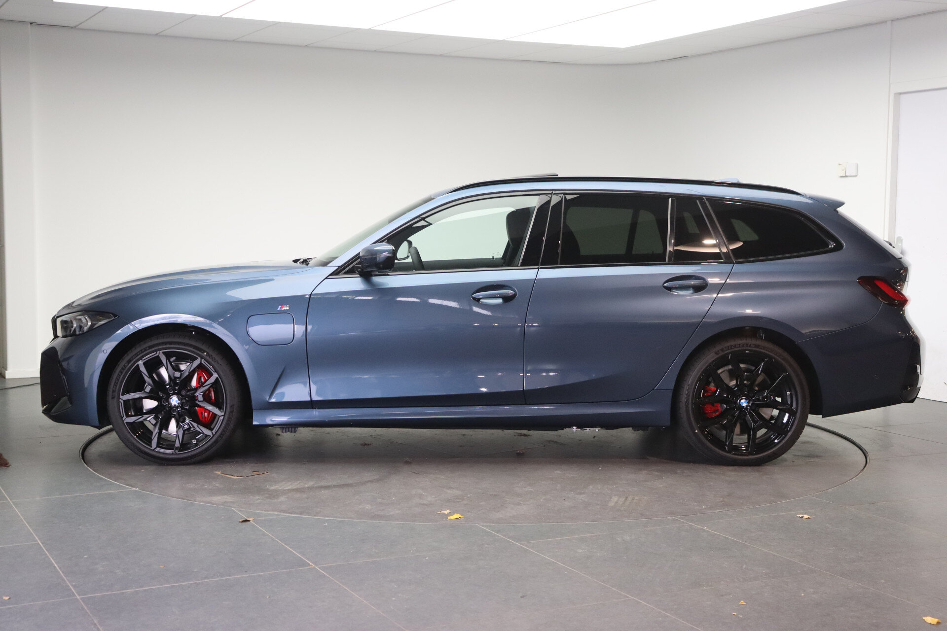 BMW 3 Serie Touring 330e High Executive M Sport Automaat - Afbeelding 2