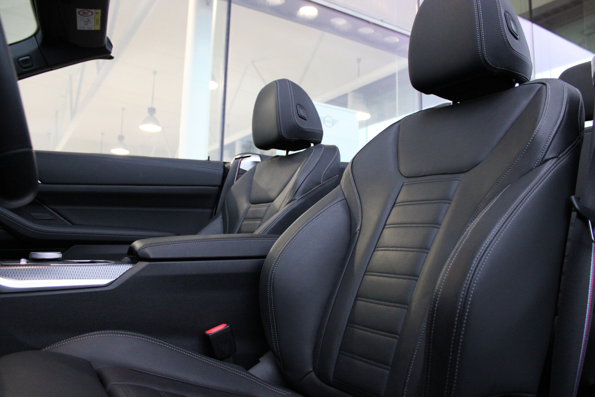 BMW 4 Serie Cabrio 430i xDrive M Sport Automaat - Afbeelding 3