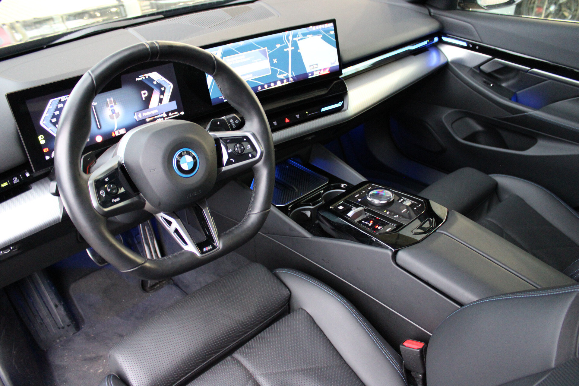 BMW 5 Serie Touring 530e M Sport Automaat - Afbeelding 2