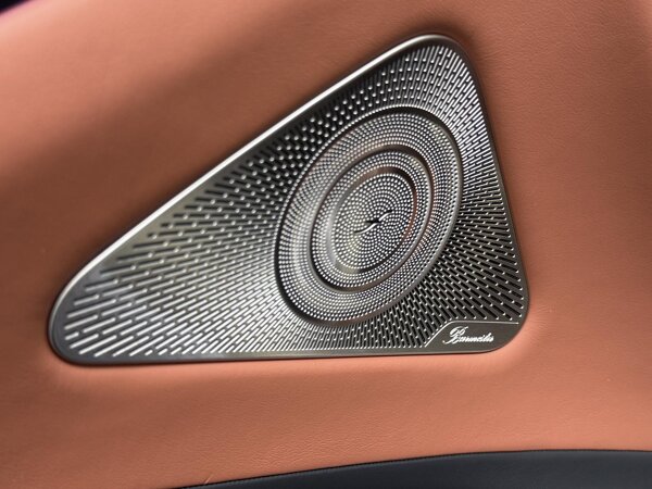 Burmester® high-end 4D surround sound system