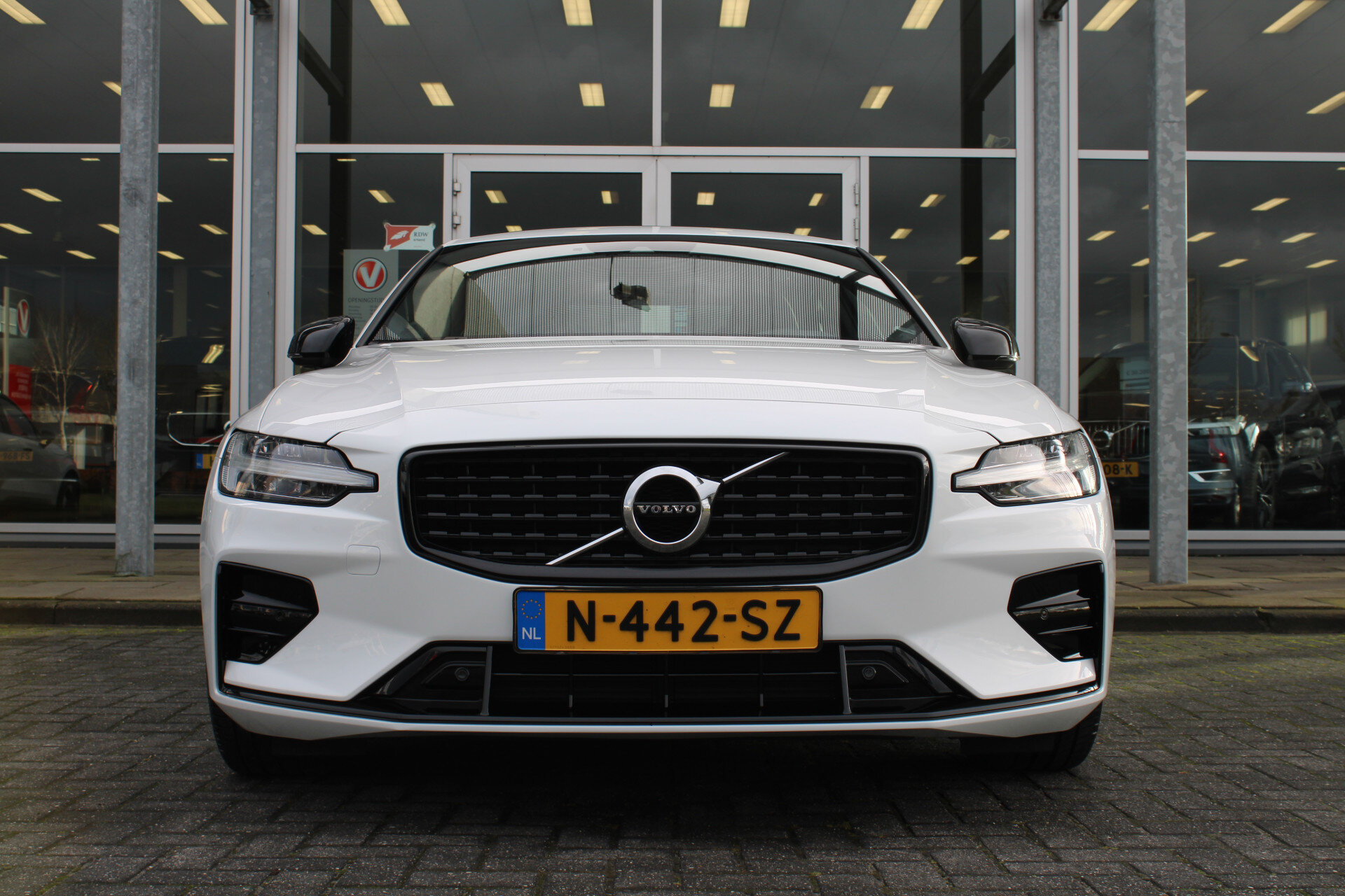 Volvo S60 B4 Automaat R-Design - Afbeelding 4