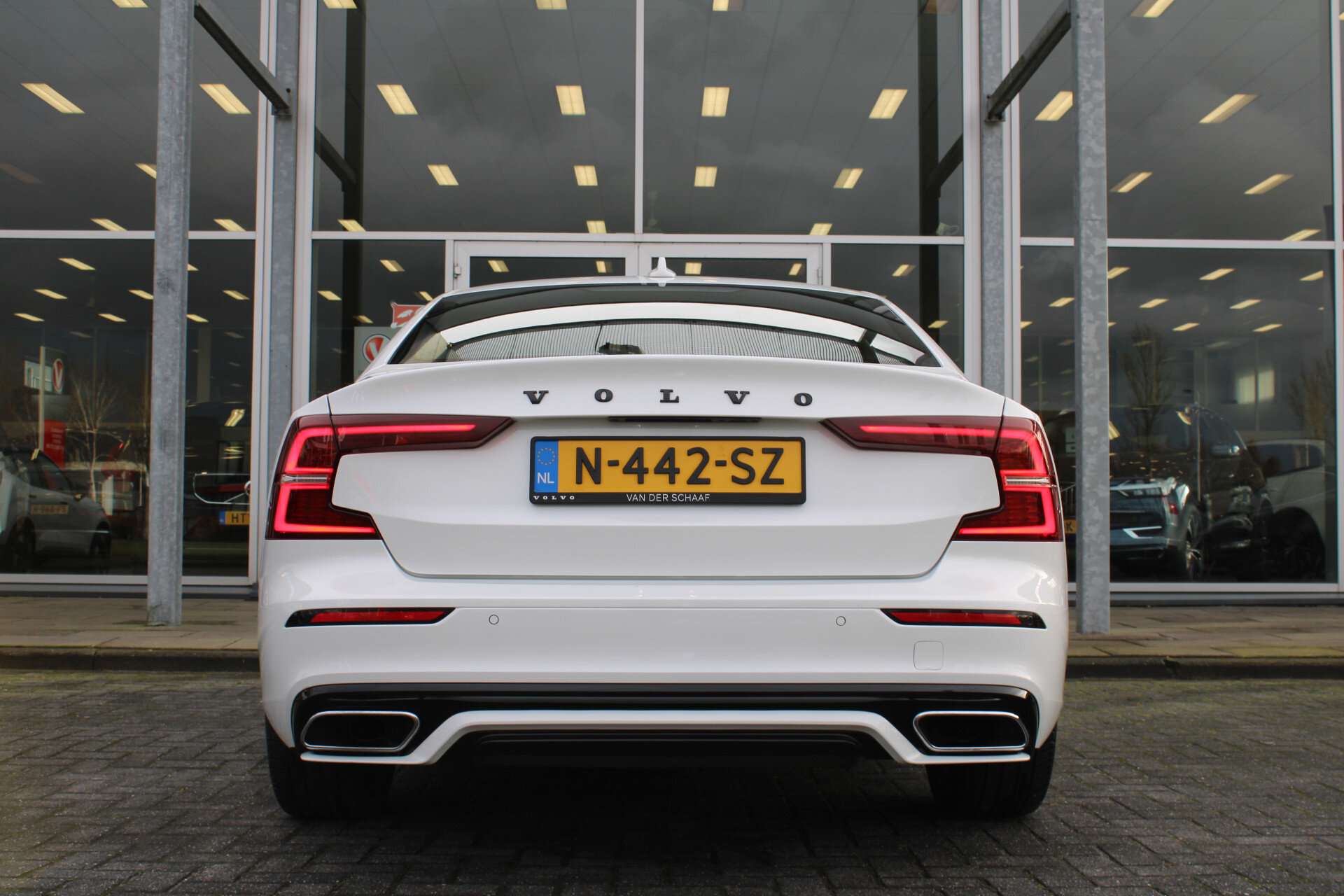 Volvo S60 B4 Automaat R-Design - Afbeelding 5