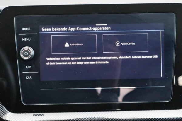 Apple Carplay/Android Auto Apple Carplay/Android Auto