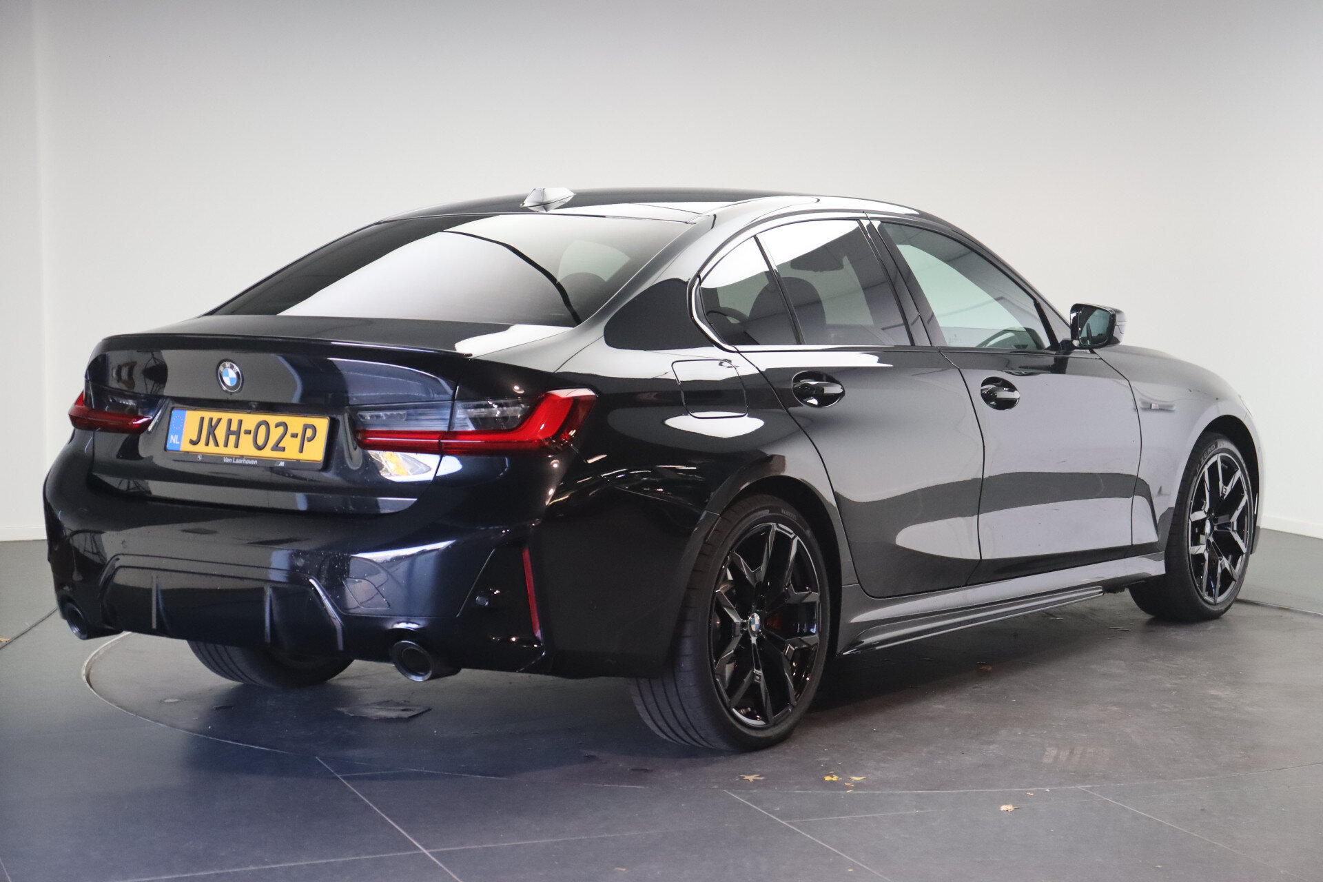 BMW 3 Serie 330e M Sport Automaat - Afbeelding 2