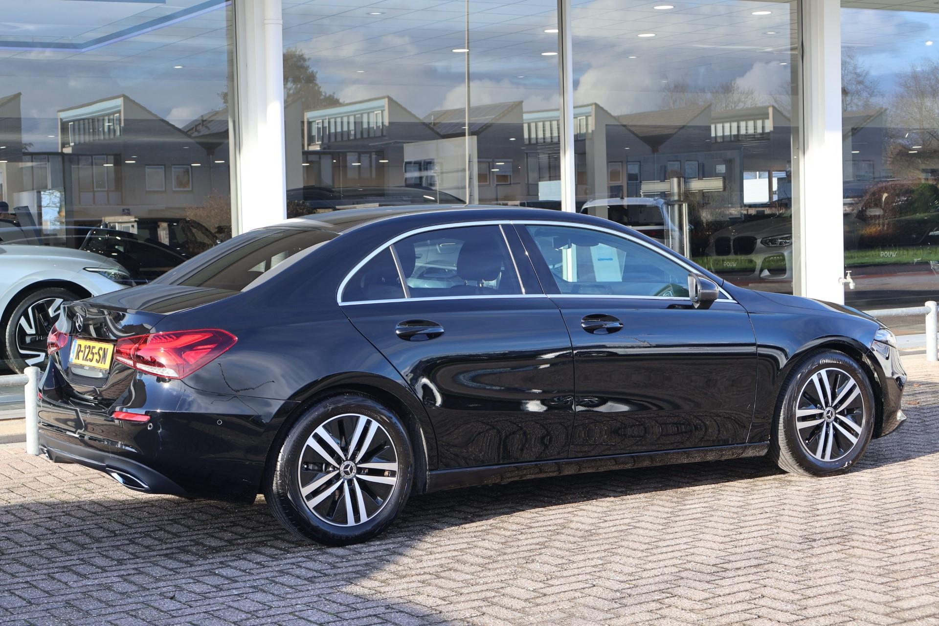 Mercedes-Benz A-klasse 180 136pk AUT Business Solution Luxury - Afbeelding 2