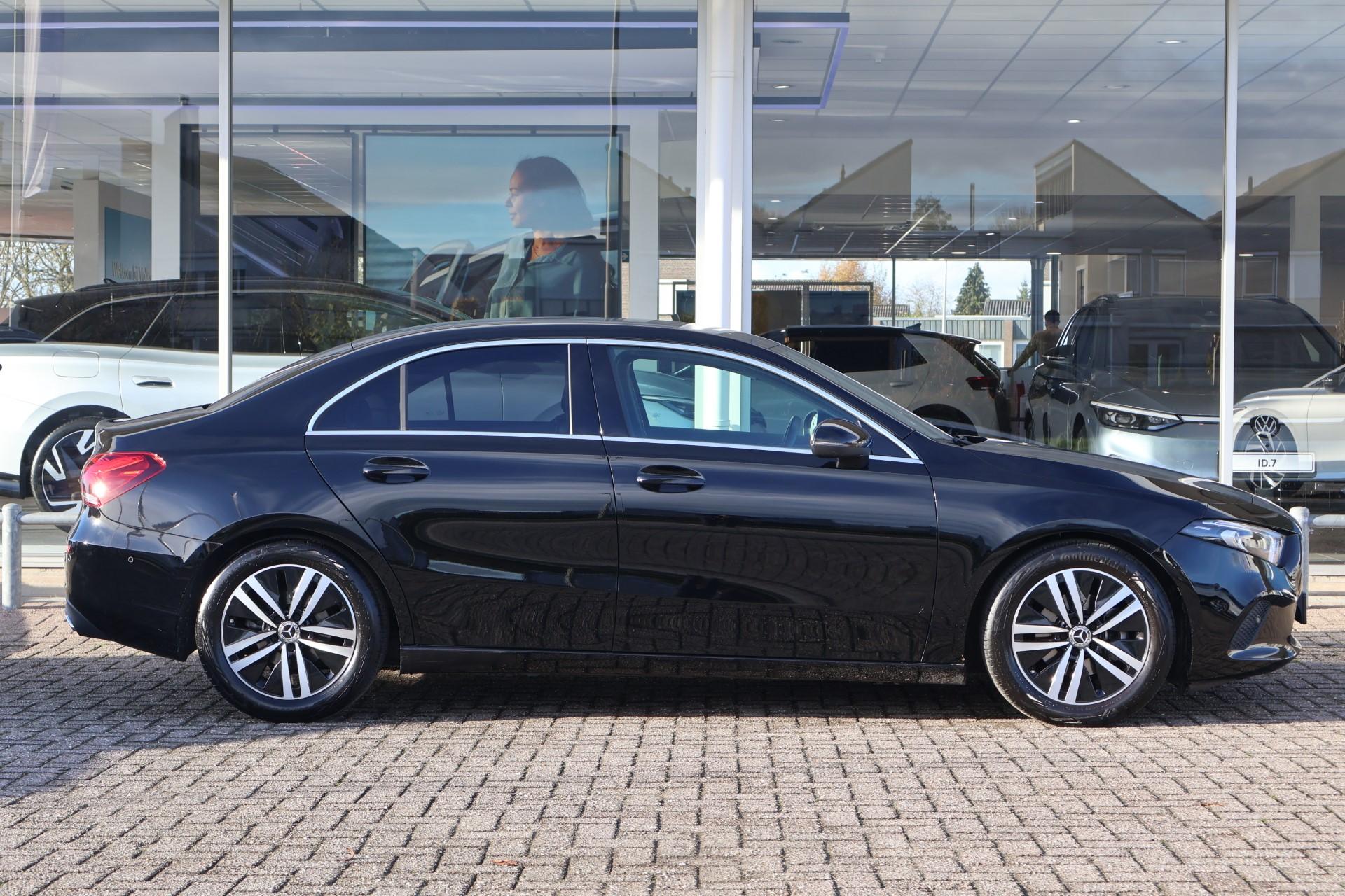 Mercedes-Benz A-klasse 180 136pk AUT Business Solution Luxury - Afbeelding 3