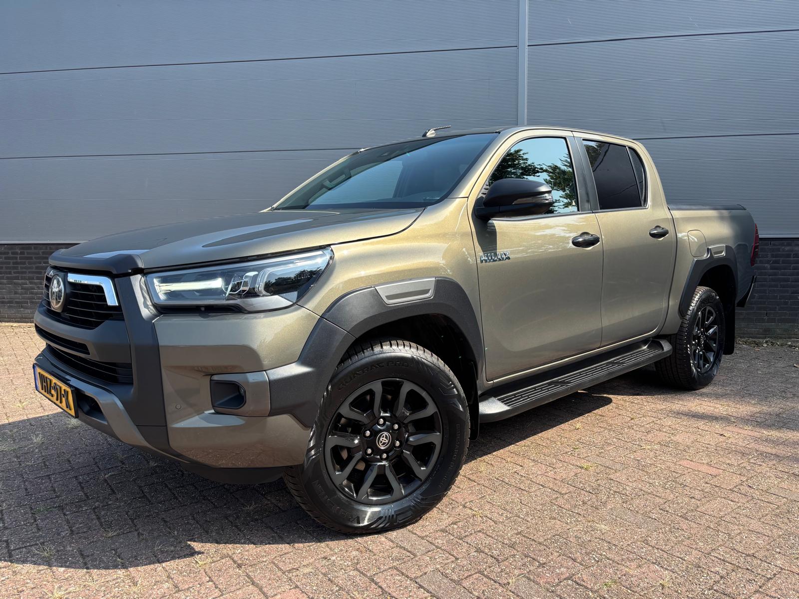 Toyota Hilux 2.8 D-4D Double Cab Invincible