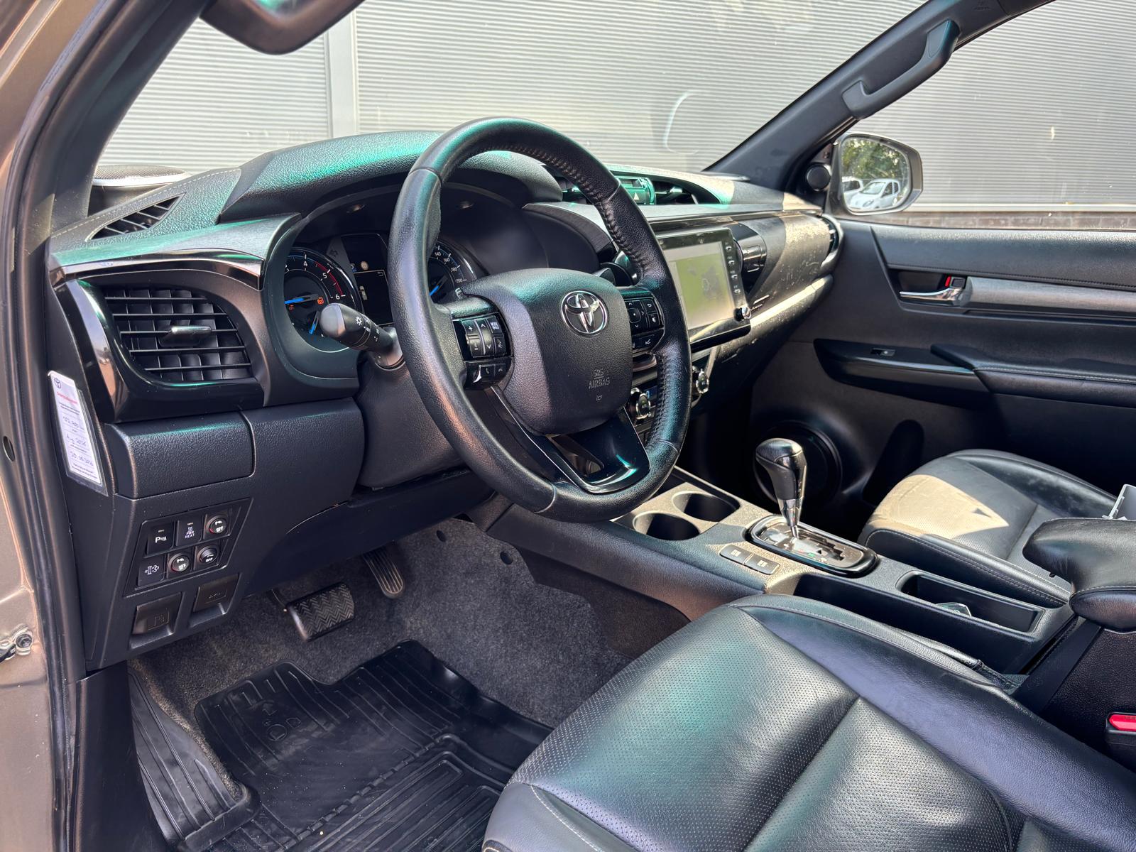 Toyota Hilux 2.8 D-4D Double Cab Invincible - Afbeelding 2