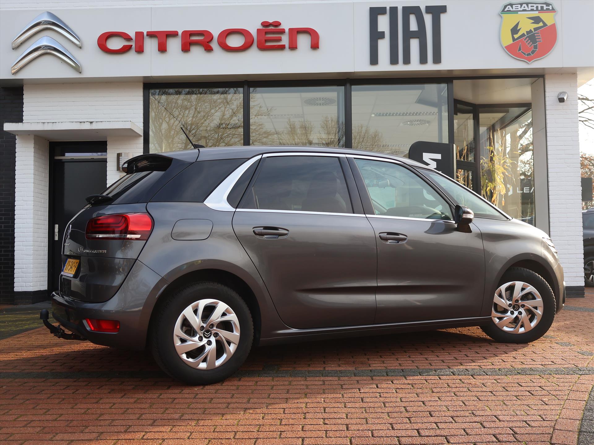 Citroën C4 Spacetourer PureTech 130PK S&S Selection, Rijklaarprijs | Navigatie | Trekhaak | Bluetooth | Apple Carplay | DAB+ - Afbeelding 4