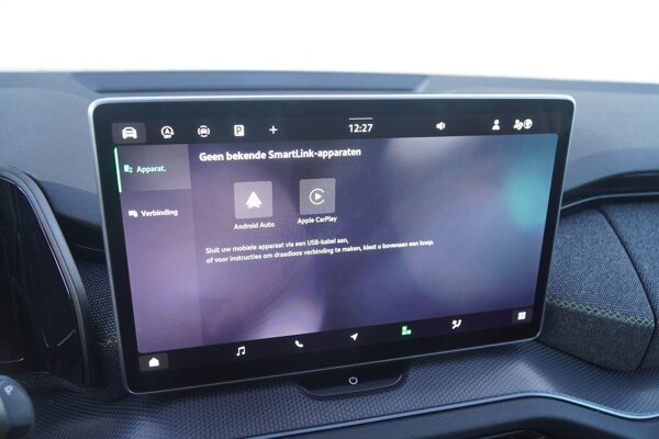 Apple Carplay/Android Auto Apple Carplay/Android Auto