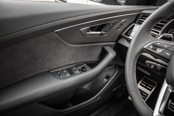 carbonafwerking interieur