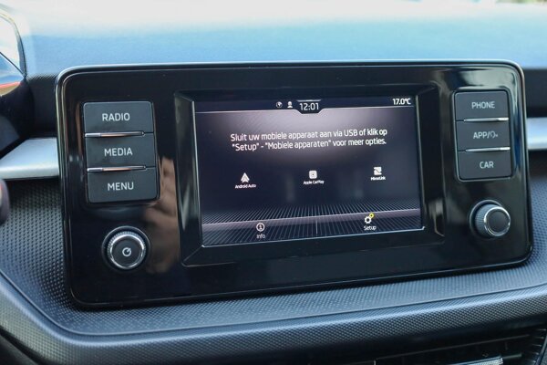 Apple Carplay/Android Auto Apple Carplay/Android Auto