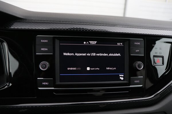 Apple Carplay/Android Auto Apple Carplay/Android Auto