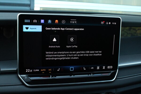 Apple Carplay/Android Auto Apple Carplay/Android Auto