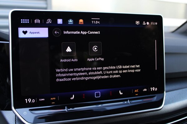 Apple Carplay/Android Auto
