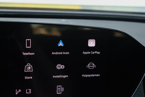 Apple Carplay/Android Auto Apple Carplay/Android Auto