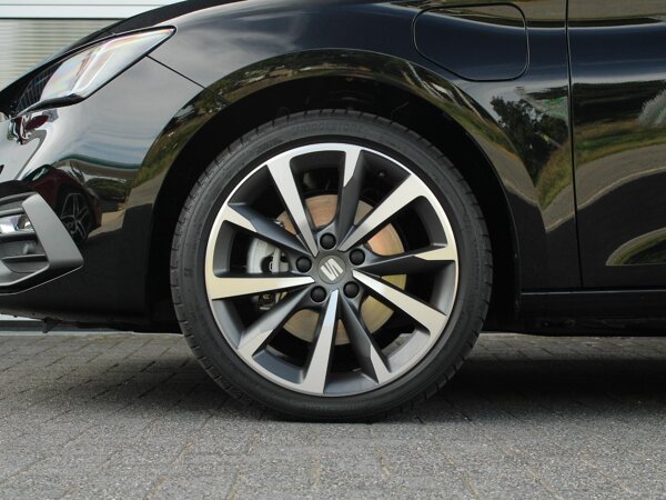 lichtmetalen velgen 6-spaaks 18" lichtmetalen velgen 6-spaaks 18"