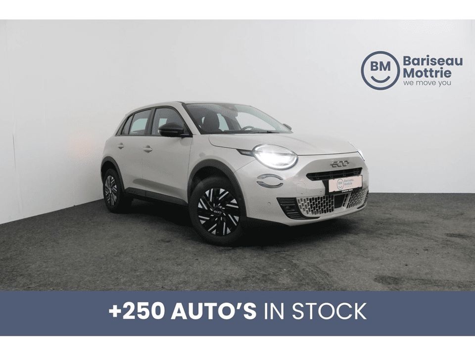 Fiat 600 MILD HYBRID AUTOMAAT *DAB*GPS*CAMERA+SENSOREN*CARPLAY* - Afbeelding 1