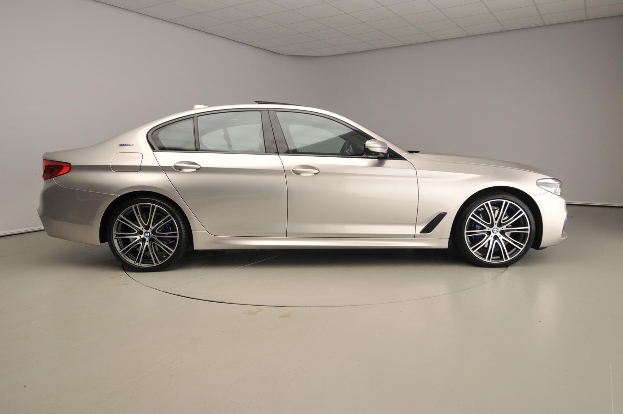 BMW 5 Serie Sedan 530e - Afbeelding 4