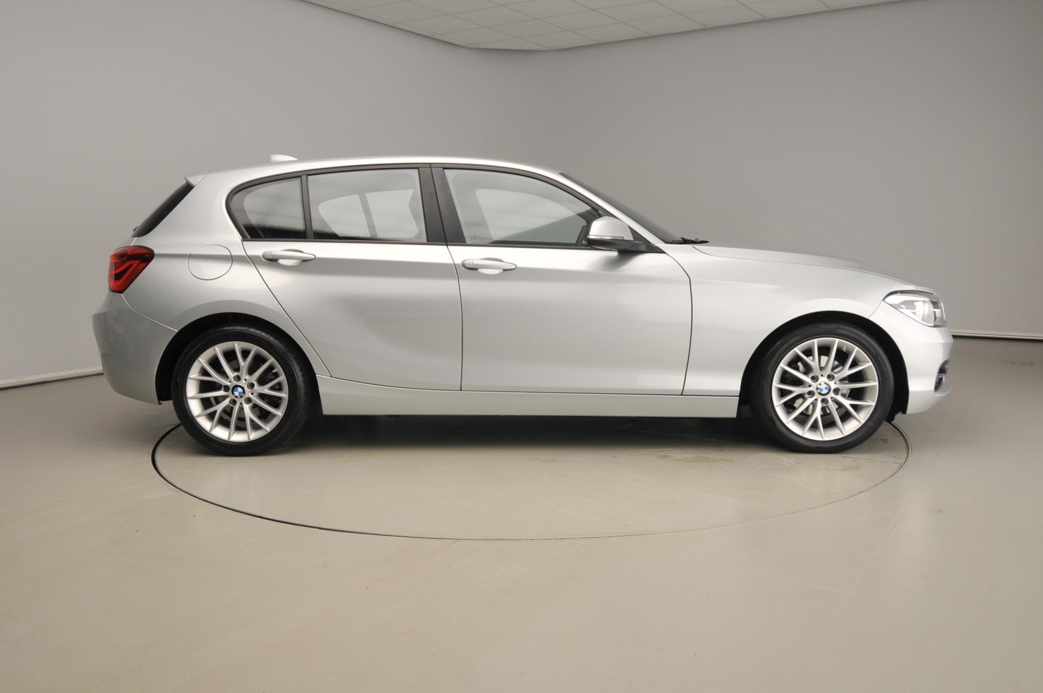 BMW 1 Serie 5-deurs 118i - Afbeelding 4