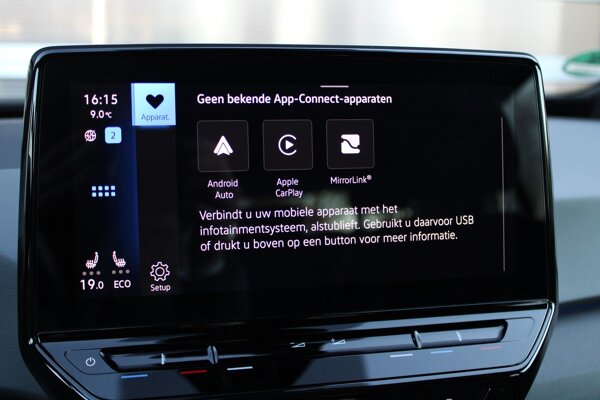 Apple Carplay/Android Auto Apple Carplay/Android Auto