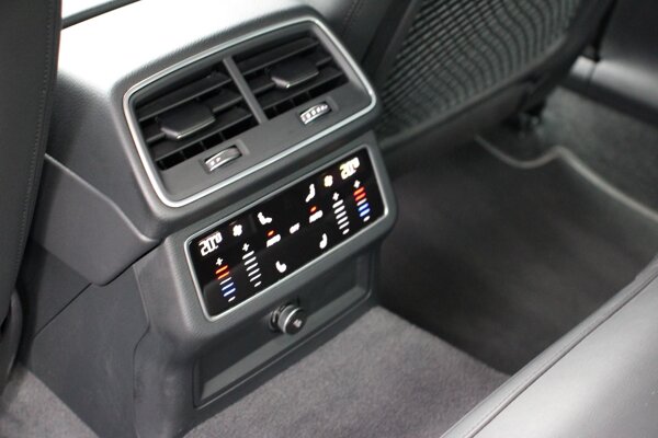 Stoelverwarming voor- en achterin