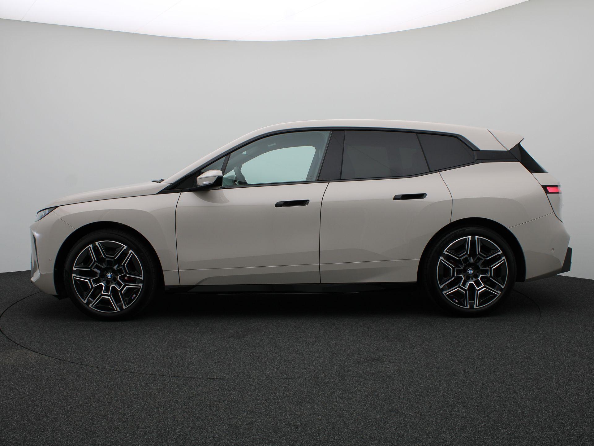 BMW iX xDrive60 - Afbeelding 4